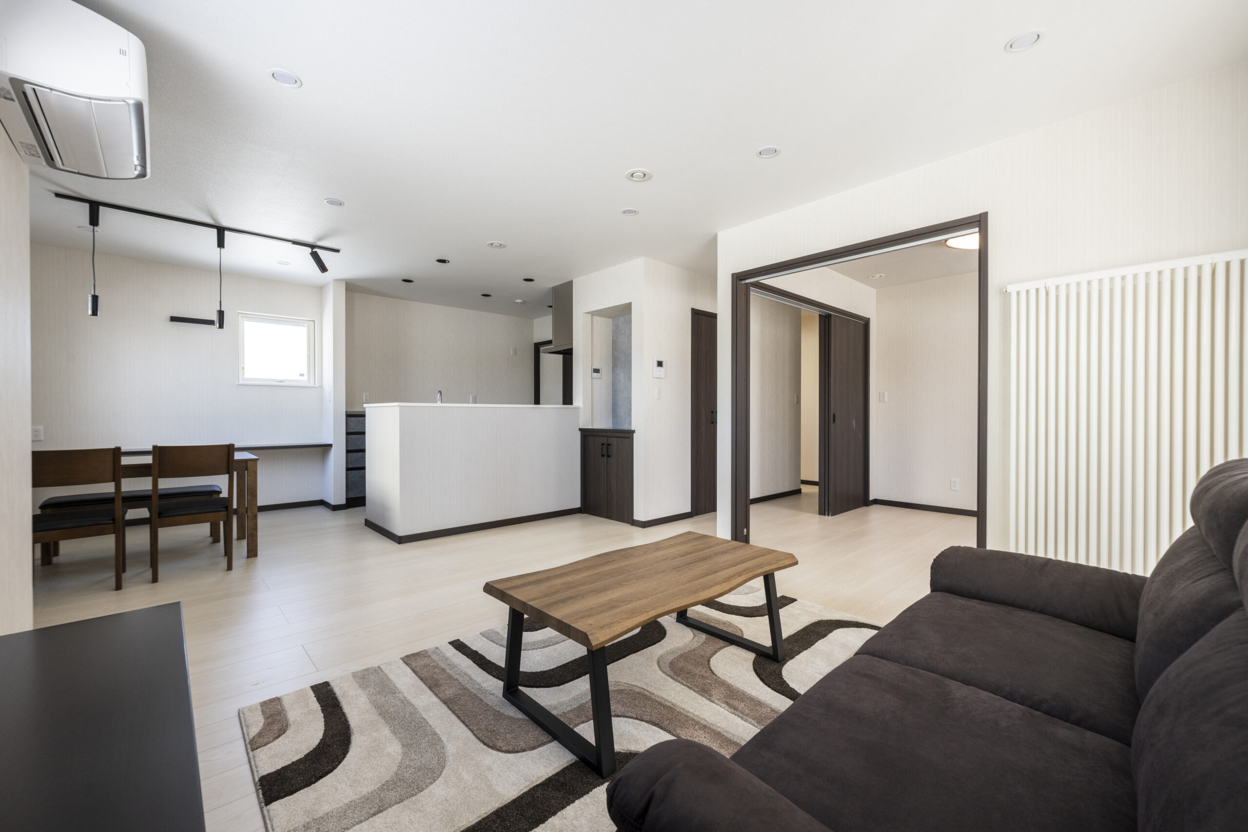 冬は暖かく夏は涼しい。一年中快適な住まい。サムネイル