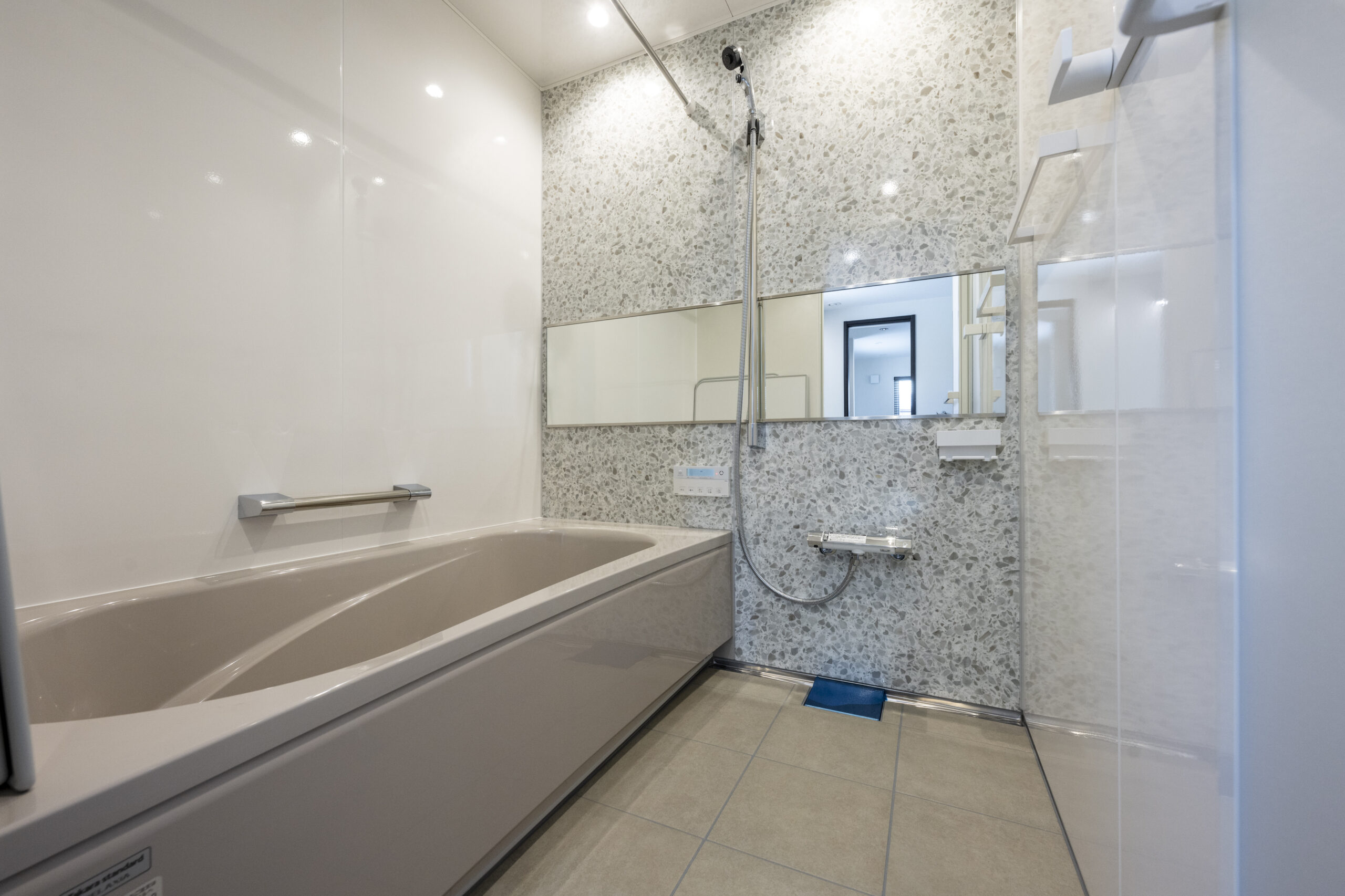 冬は暖かく夏は涼しい。一年中快適な住まい。スライダー画像